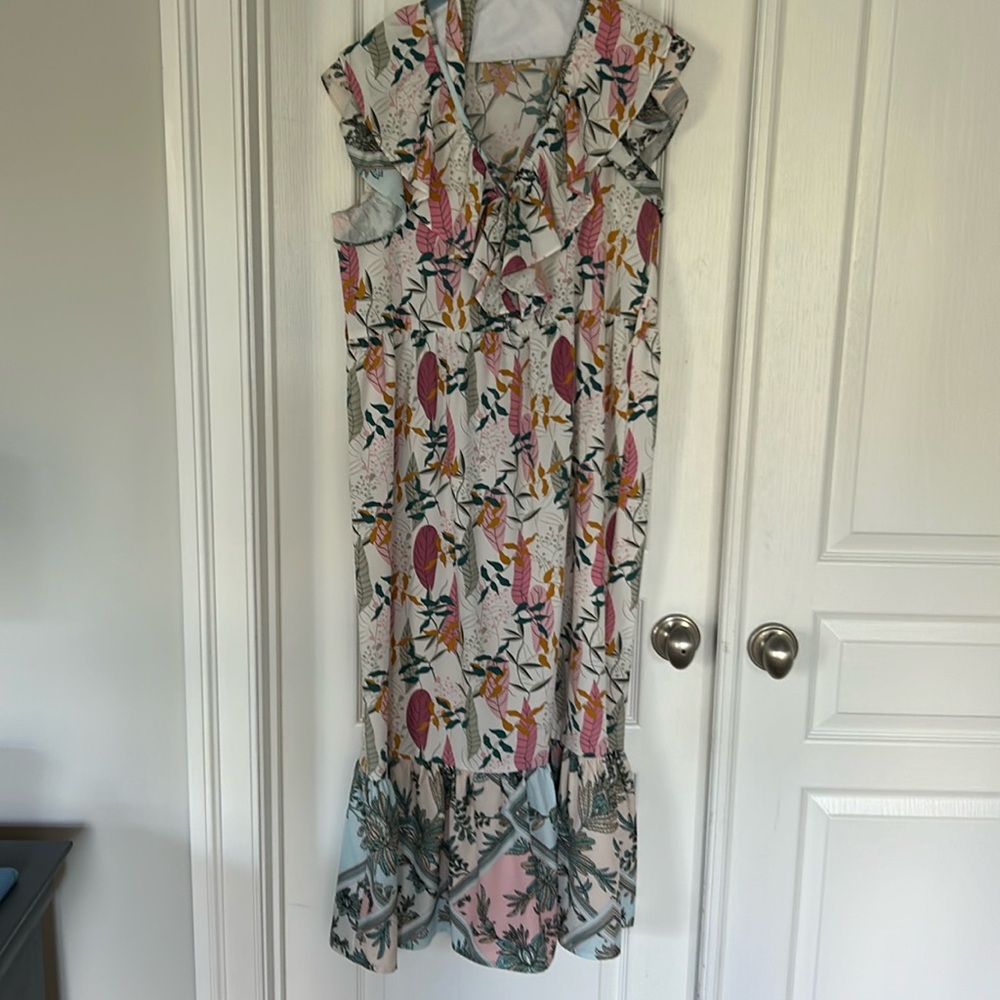 Floral print summer dress.